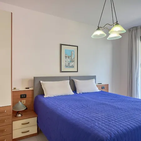 Marconi B2 Apartment
