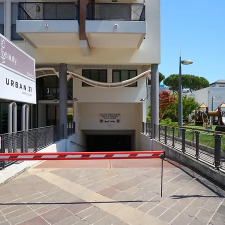 Marconi B2 Apartment